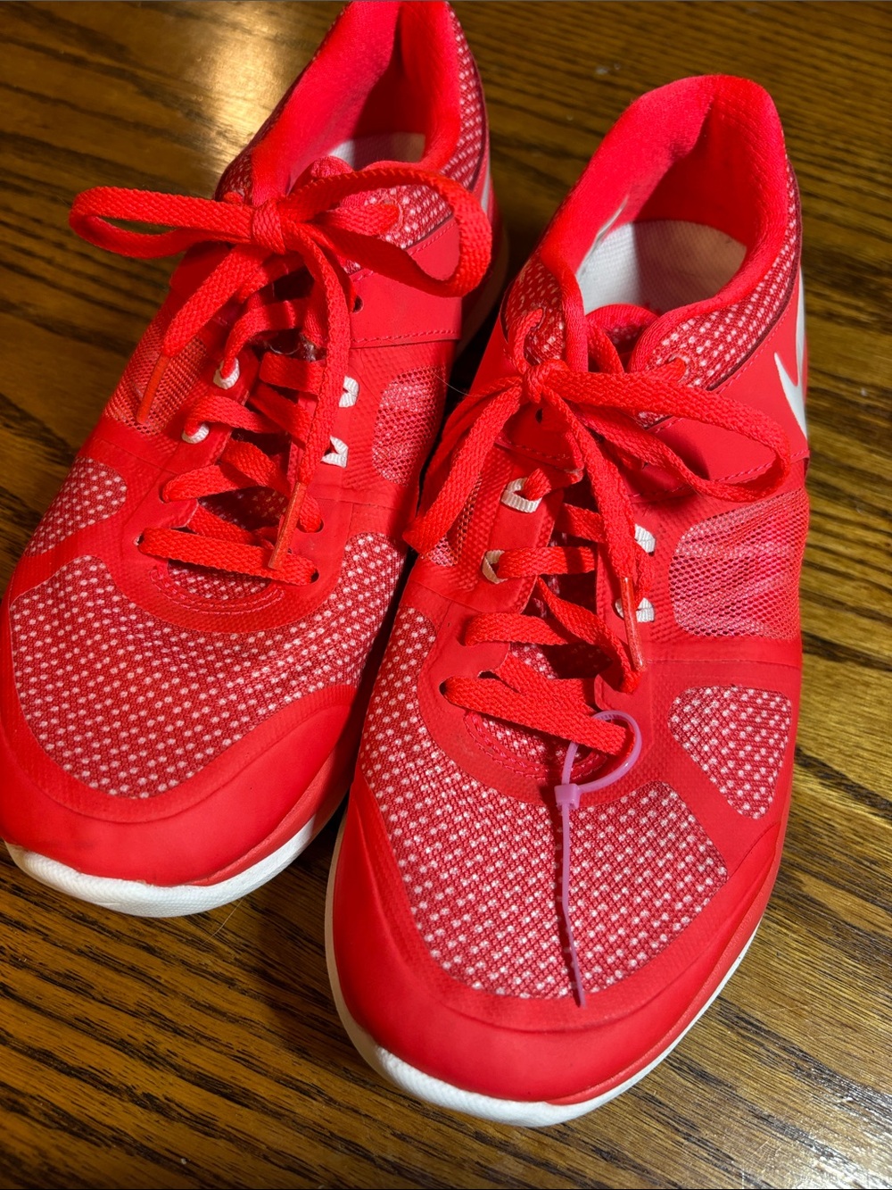 Nike Women's Red and White Athletic Training Sneakers - Picture 2 of 6